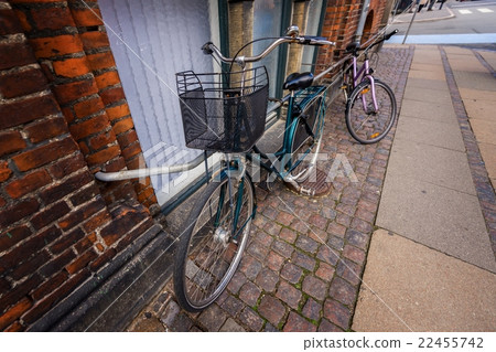 Bicycle on the road 22455742