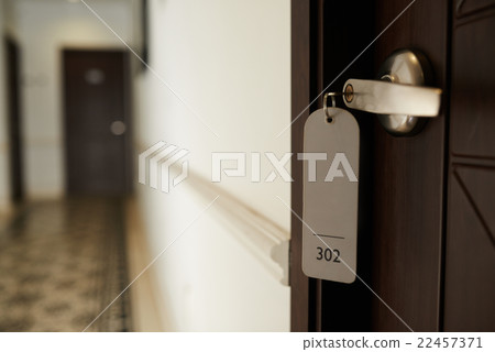 Closed hotel room door 22457371