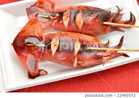 烤魷魚配魷魚（烤魷魚）。烤攤位醬。 22460552