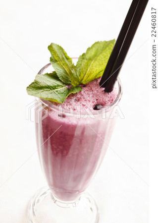 berry smoothie berry smoothie 22460817