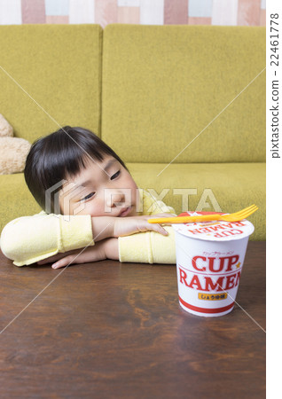 孤獨的桌子 22461778