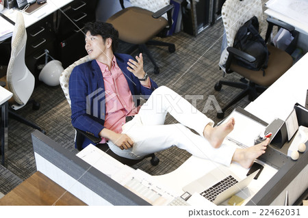 Male in rest 22462031