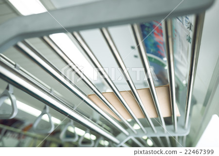 Train image 22467399