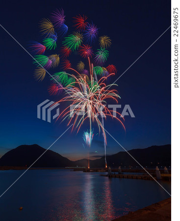 Saemi Kimamee Monkey Bay Winter Firework Display 22469675