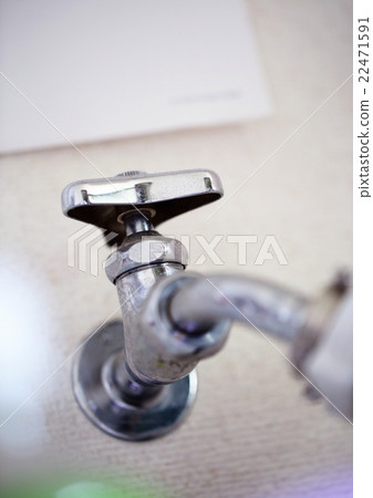 供水龍頭通往洗衣機 供水龍頭通往洗衣機 22471591
