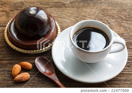 Coffee and chocolate cake 22477800