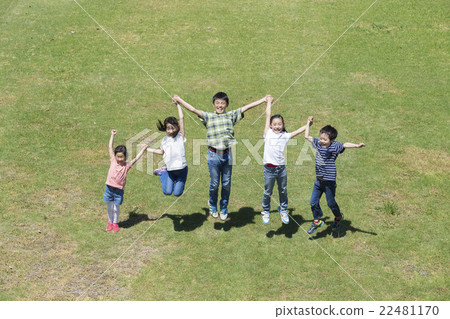 戶外小學學生 22481170