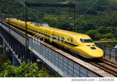 923 Dr. Yellow Sanyo Shinkansen Takahashi River Bridge 923 Dr. Yellow Sanyo Shinkansen Takahashi River Bridge 22482636