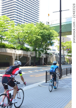 在商業區的通勤景色 22483328