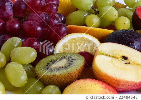fruit slices close-up fruit slices close-up 22484545