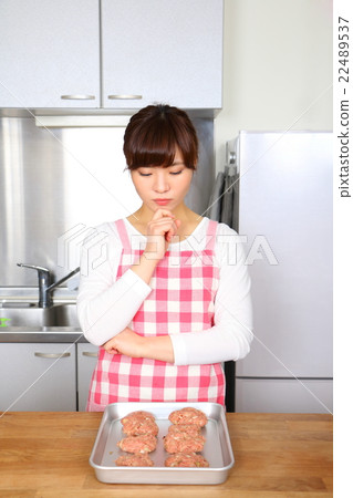 Kitchen female hamburger steak 22489537
