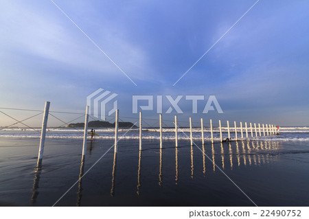 Early morning Kakeuma coast, Enoshima and summer white pile 22490752