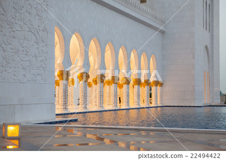 Grand Sheikh Zayed Mosque at sunset, Abu Dhabi 22494422