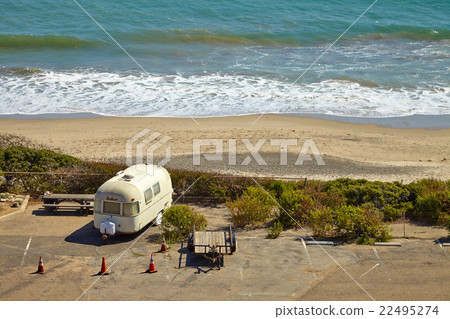 Vintage american mobile home on a camping site 22495274