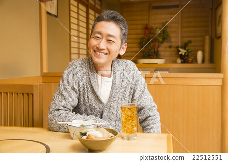Portrait middle man 22512551