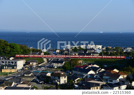 紅色火車和藍色海藍天Keikyu Kurihama線 紅色火車和藍色海藍天Keikyu Kurihama線 22515360