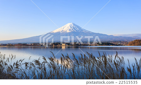 Mount fuji at Lake kawaguchiko. Mount fuji at Lake kawaguchiko. 22515535