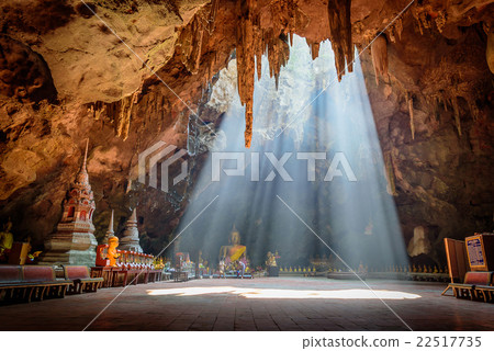 Khao Luang cave in Phetchaburi, Thailand Khao Luang cave in Phetchaburi, Thailand 22517735