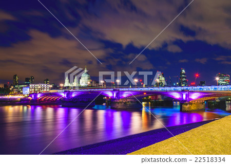 Blackfriars bridge at night, London, UK Blackfriars bridge at night, London, UK 22518334