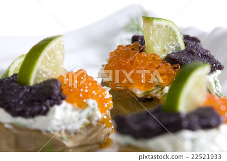 roasted potatoes wth caviar 22521933