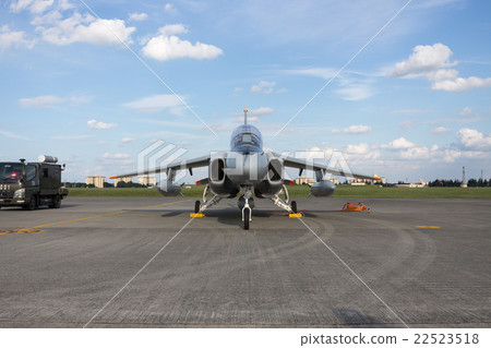 Air Self Defense Force T - 4 Training Machine (Front / Low Angle) 22523518