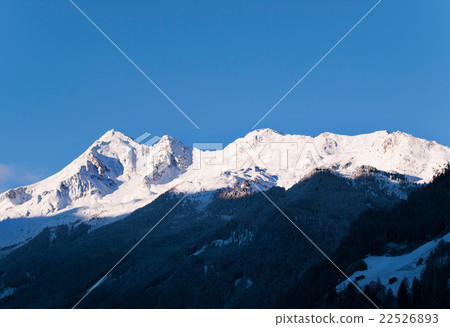 Stubai Alpen peaks in morning Stubai Alpen peaks in morning 22526893