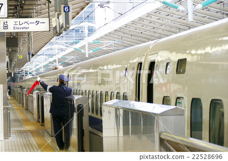 Tokaido Shinkansen Tokyo Station 22528696
