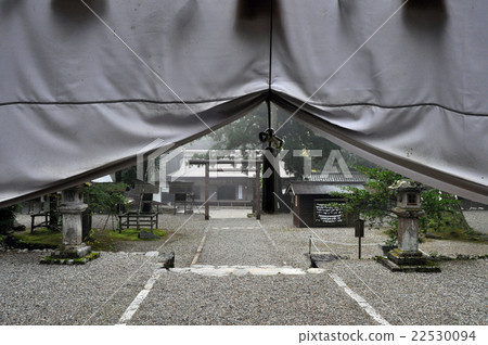 The curtains in the Emperor Shinto shrine and in the tunnel 22530094