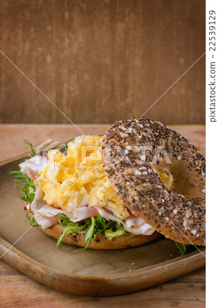 Whole Grain bagel 22539129