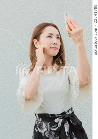 自拍的女人 22541789