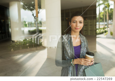 Beautiful Indian woman Beautiful Indian woman 22547269