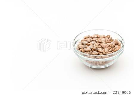 Quail: Pinto beans 22549006