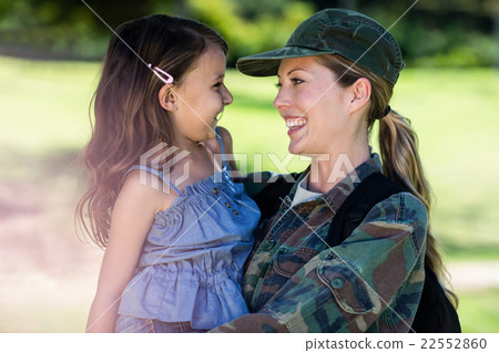 Happy soldier reunited with her daughter 22552860