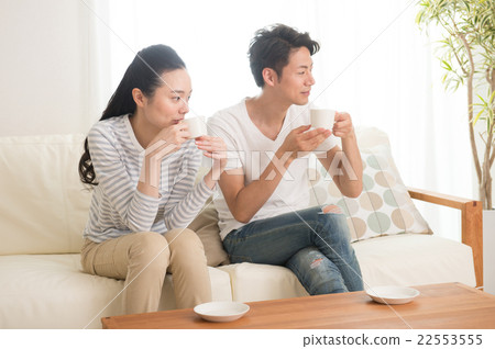 一對夫婦喝咖啡 22553555