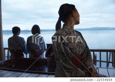 Women in outdoor bath yukata Women in outdoor bath yukata 22554934