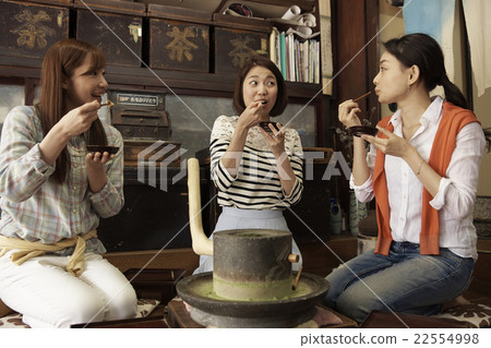 Tea grinding experience 22554998