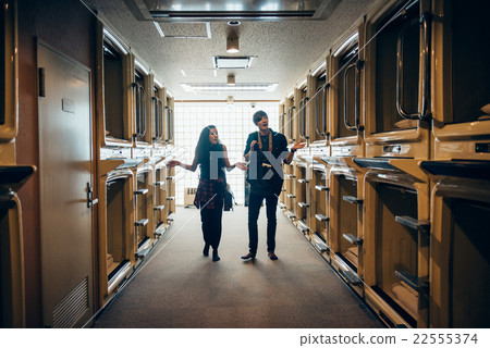 Foreigners staying at the capsule hotel 22555374