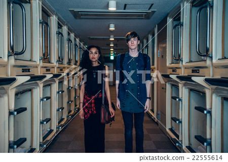 Foreigners staying at the capsule hotel 22555614