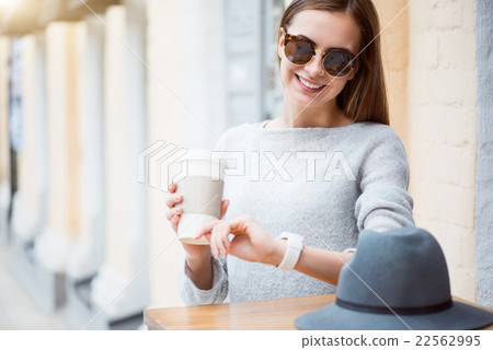 Modern young woman in a big city Modern young woman in a big city 22562995