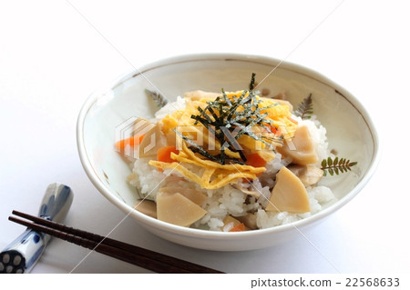 Bamboo shoot sushi 22568633