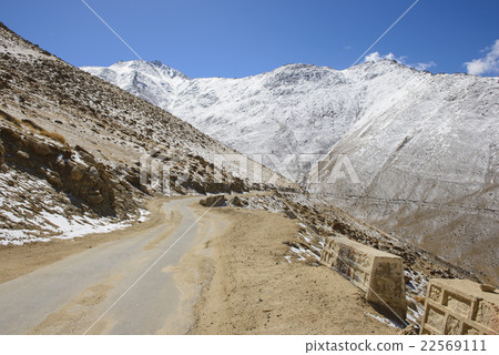 Road in himalayas with snow mountains Road in himalayas with snow mountains 22569111