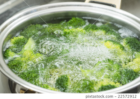 煮西蘭花 22572912