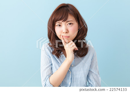 Annoyed young woman 22574133