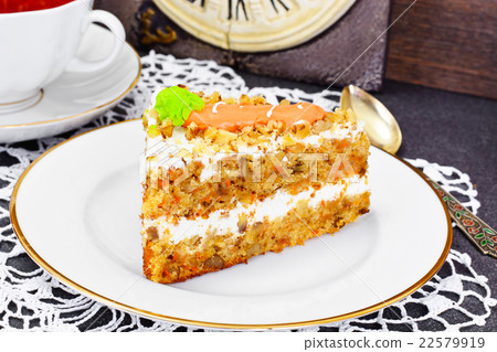 Baking Carrot Cake with Walnuts Baking Carrot Cake with Walnuts 22579919