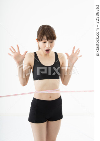 Women measuring the West Women measuring the West 22586863