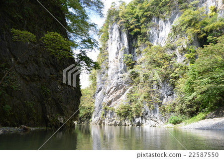 Nanjing River 22587550