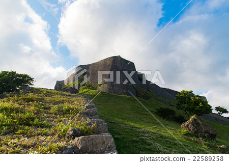 沖繩勝勝城堡遺址 22589258