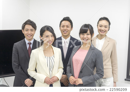 5 business people 22590209