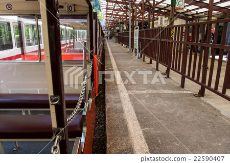 黑部峽谷鐵路新鮮綠色黑部峽谷鐘樓釣魚站 22590407