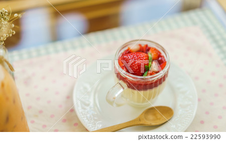 Pudding with strawberry Pudding with strawberry 22593990